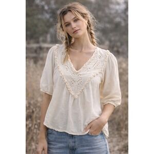 Old Navy Boho Peasant Blouse M Cream Eyelet Embroidered Cotton Blend Top
